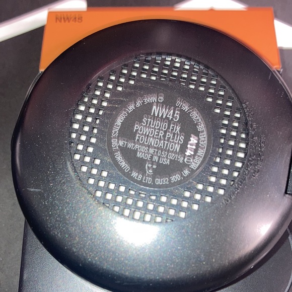 x1 MAC NW45 STUDIO FIX POWDER PLUS FOUNDATION BRAND NEW BOXED - Picture 13 of 13